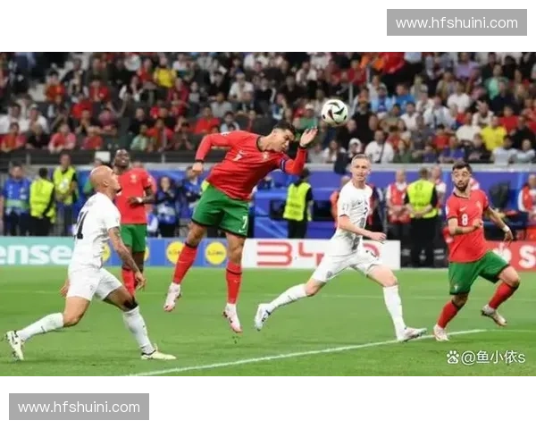 惊心动魄的足球赛事逆转展现团队坚韧与激情时刻在绿茵场上震撼全场